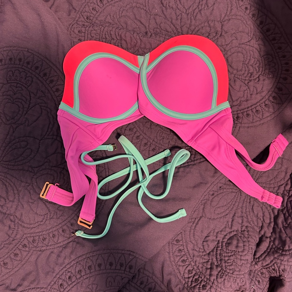 Xhilaration swim top, removable straps included